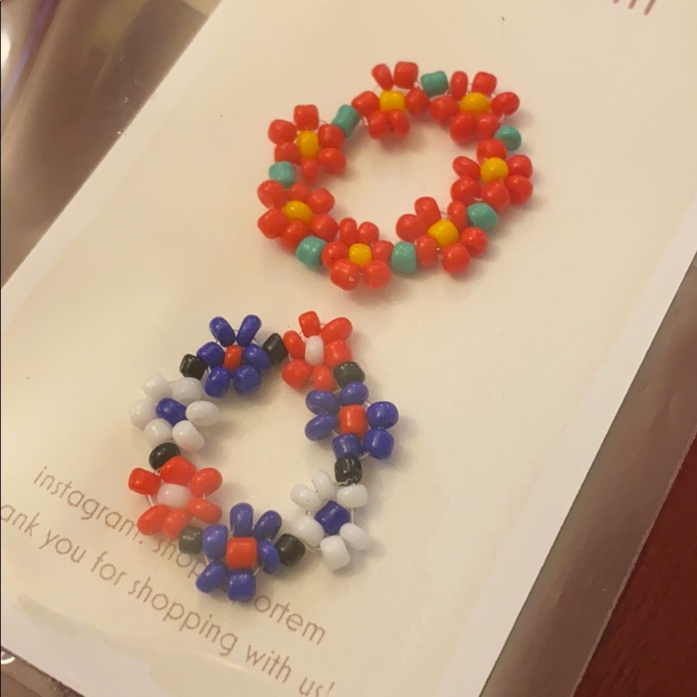 [Handmade]Flower Beads Rings 🌼 - Picture 2 of 2